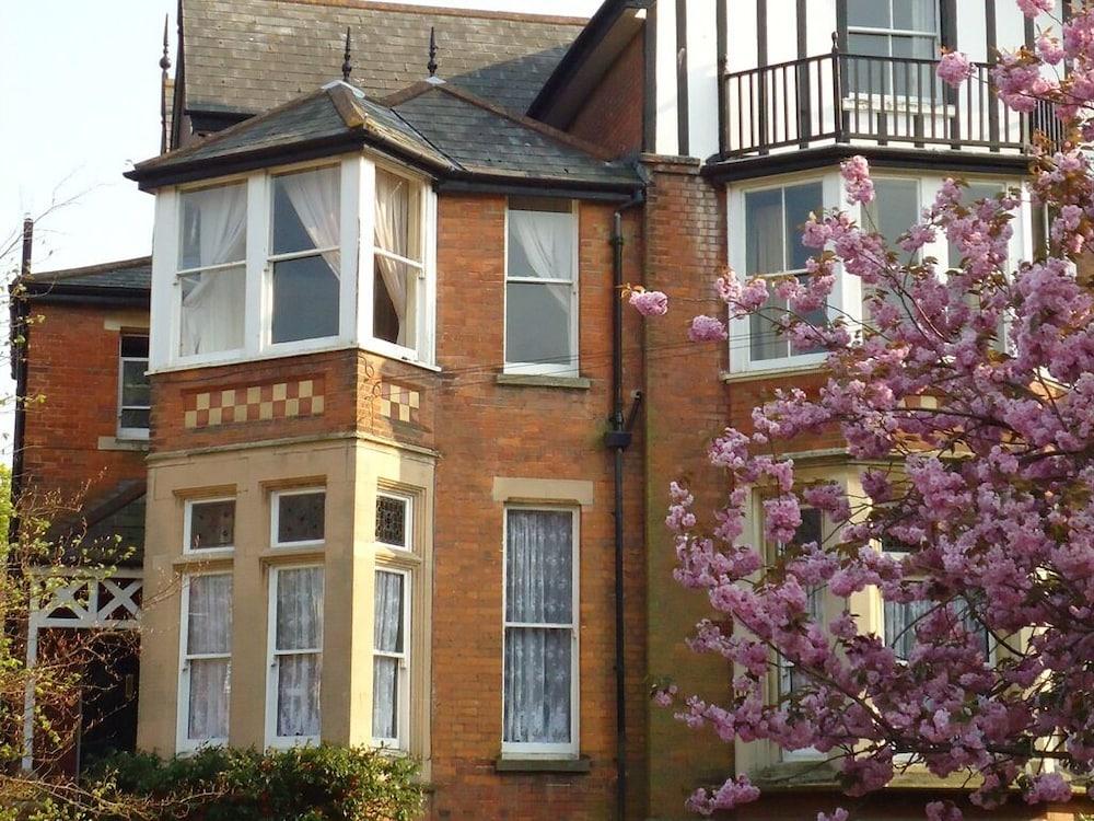 St Benedict - Victorian Bed And Breakfast Хейстингс Екстериор снимка