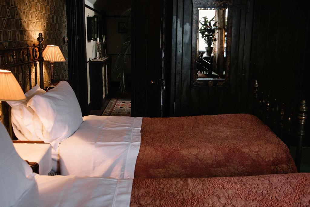 St Benedict - Victorian Bed And Breakfast Хейстингс Екстериор снимка